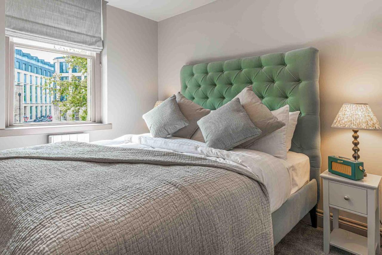 Stylish Modern 1 Bedroom, City Centre Bath Extérieur photo
